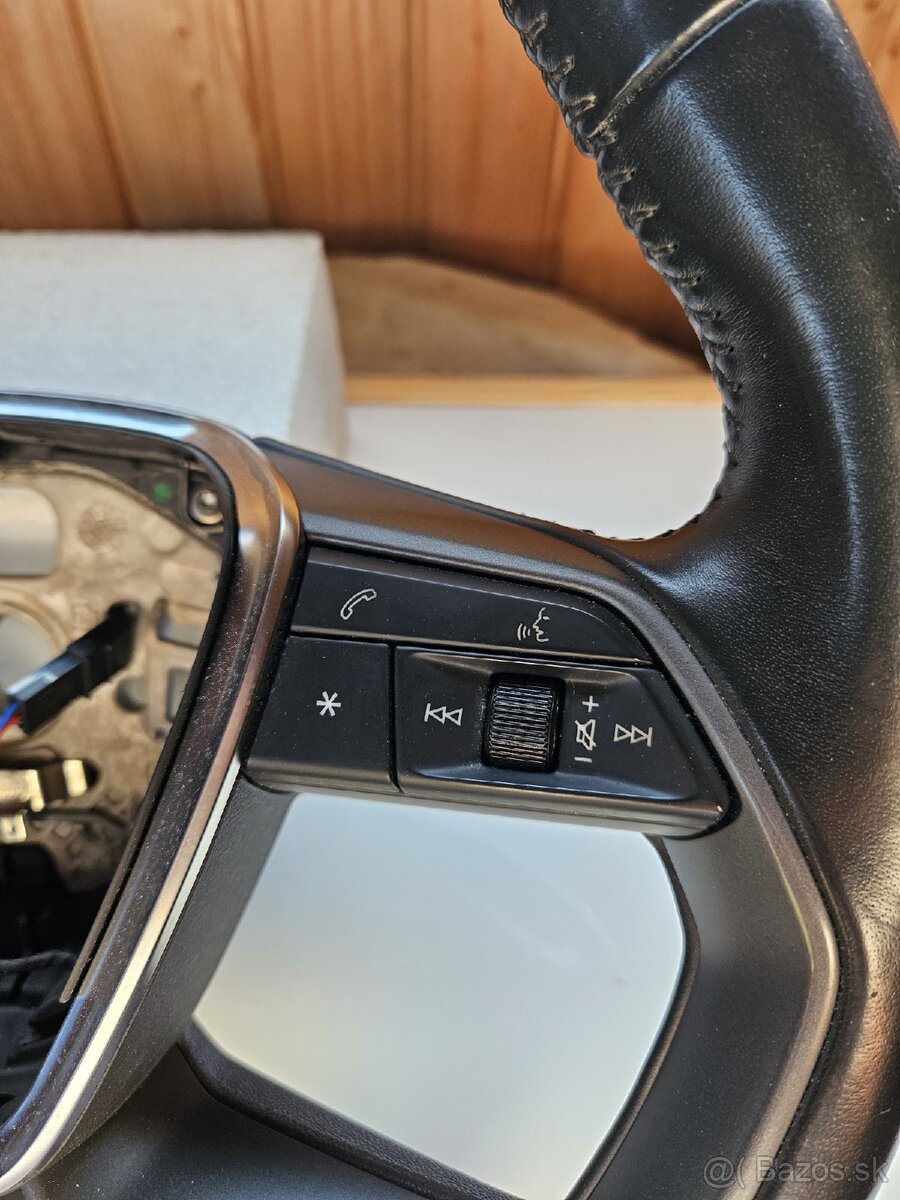 Volant Audi A6 C8 - 3
