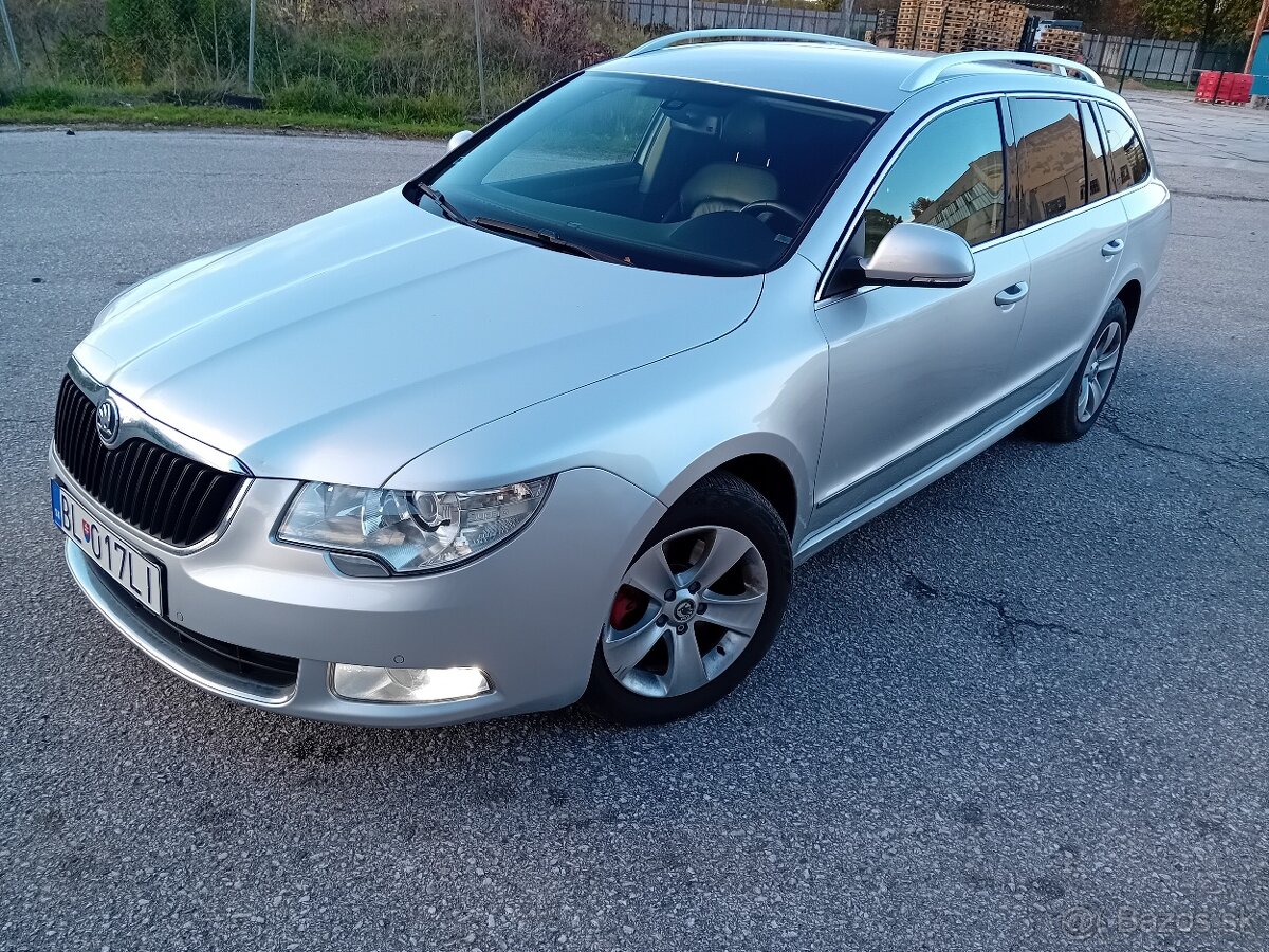 Škoda Superb 2011 2.0tdi DSG Elegance - 3