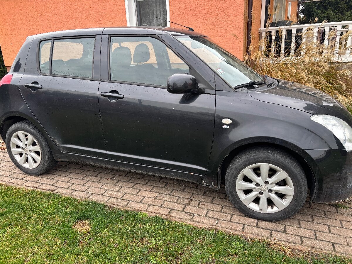 Predám SUZUKI SWIFT 1,3i - 3