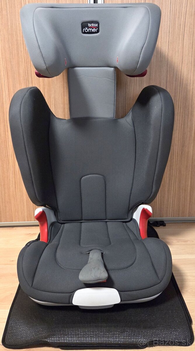 Predam detsku autosedacku Britax Römer KIDFIX II XP - 3