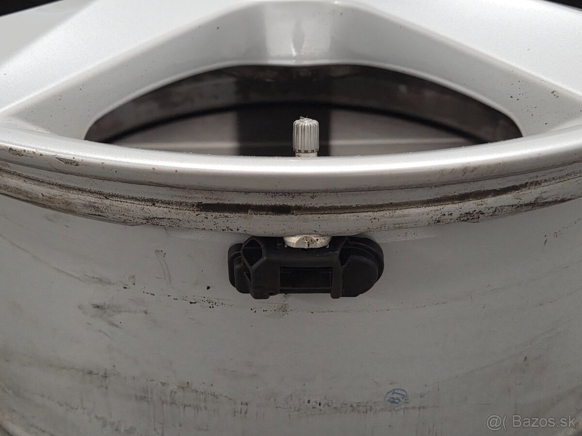 19 MERCEDES originál - 3