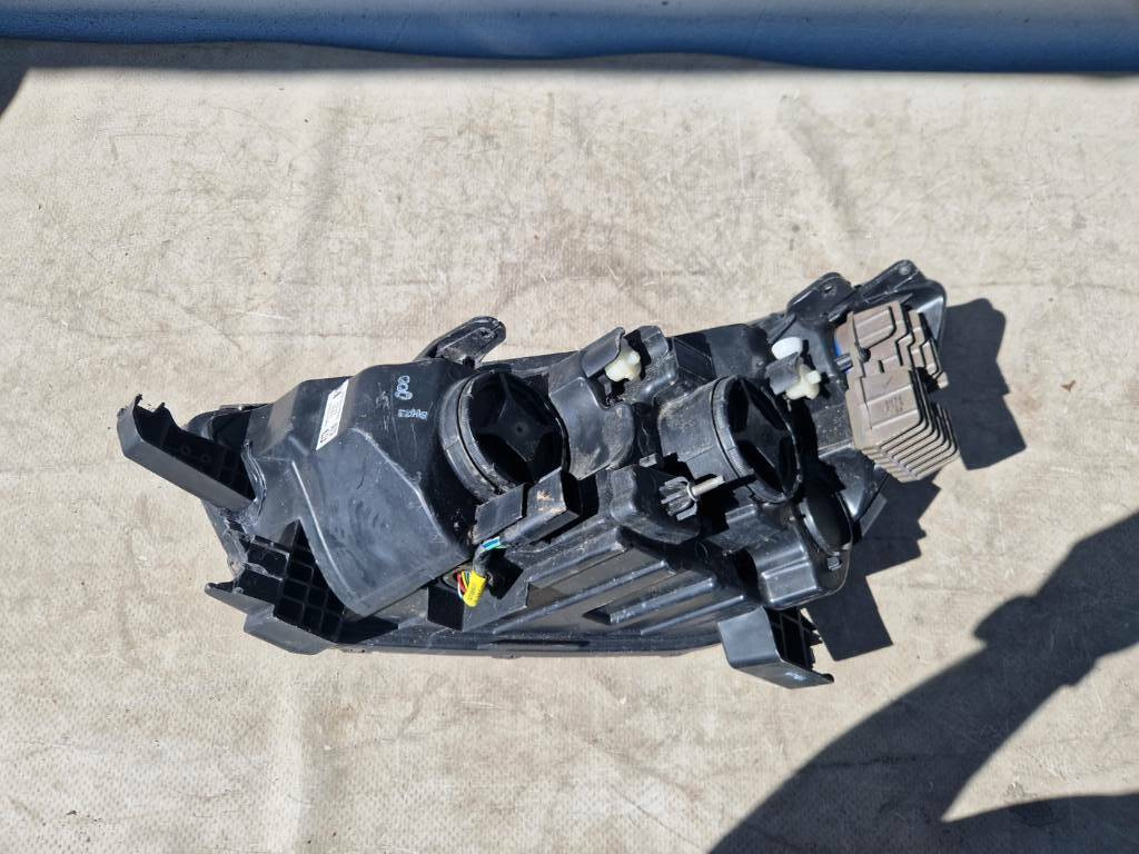 Opel Mokka X 2016- prave predné svetlo led - 3