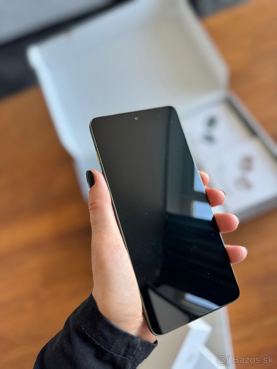 Motorola Edge 70 - zelená - 3