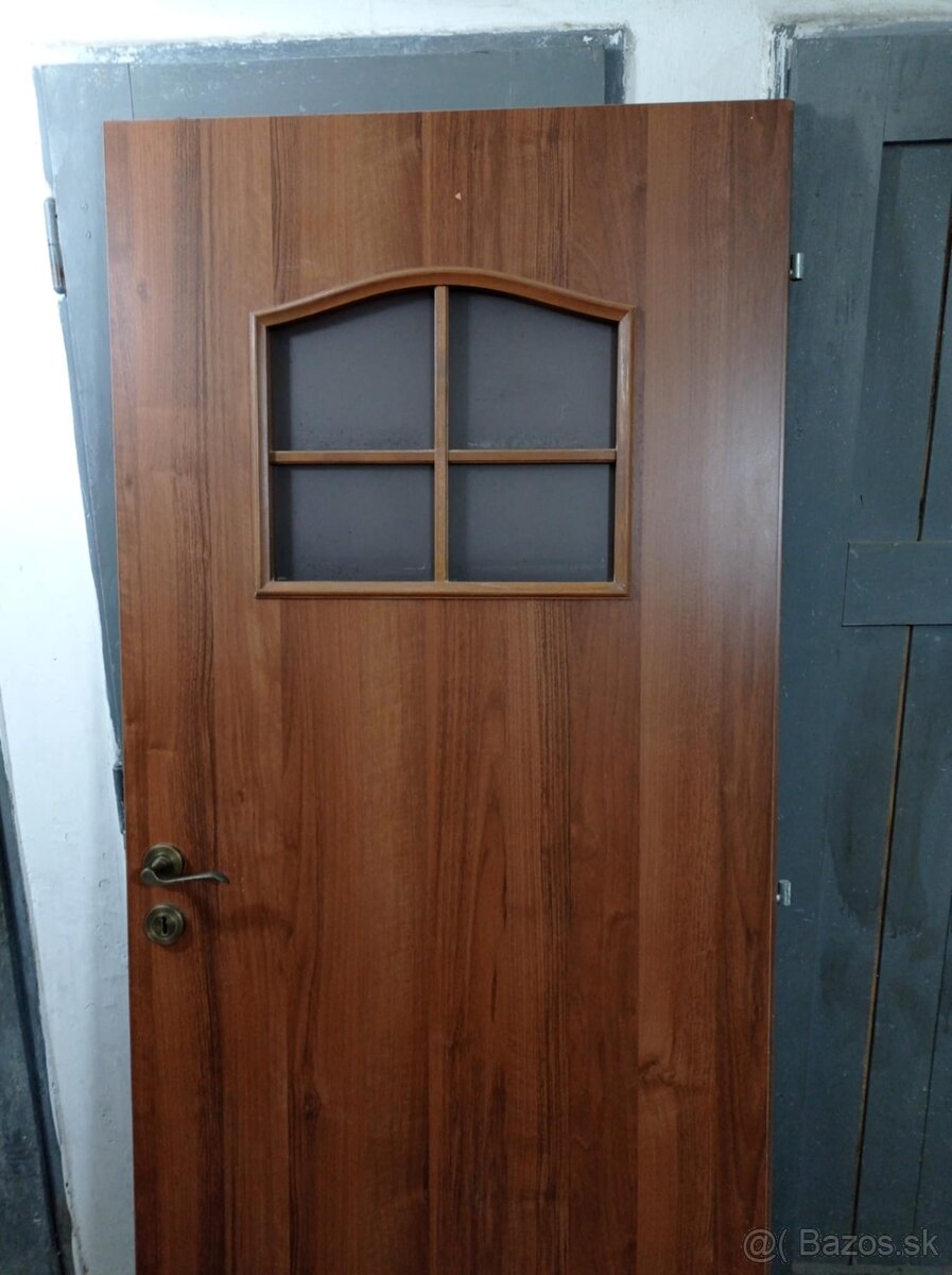 Interiérové dvere s malým presklením, presklené dvere ľavé - 3