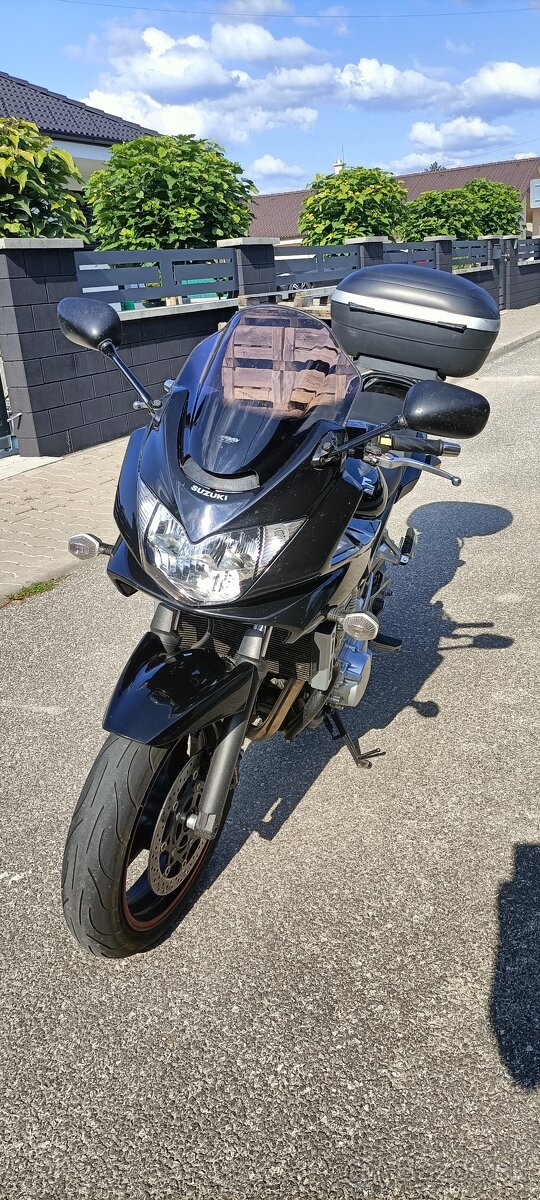 Suzuki Bandit GSF650S - 3