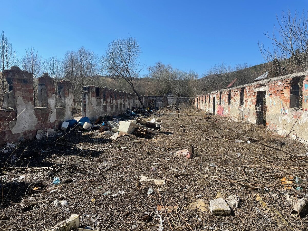 Predaj pozemku v Závodí spolu s budovou so súpisným číslom - 3