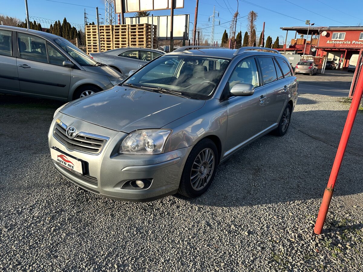 Toyota Avensis Combi 2.0 D-4D Sol - 3