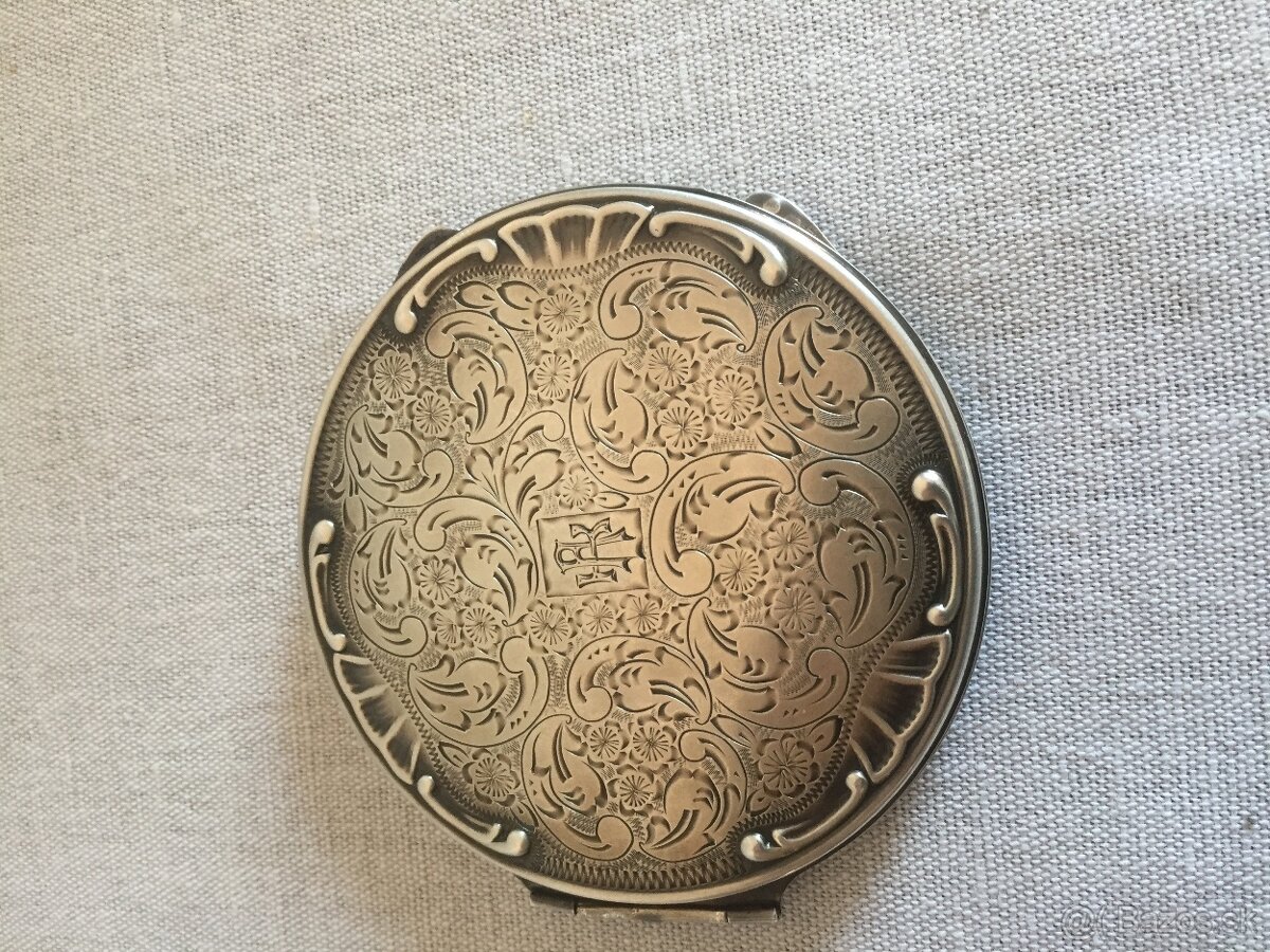 Strieborná pudrenka - 3