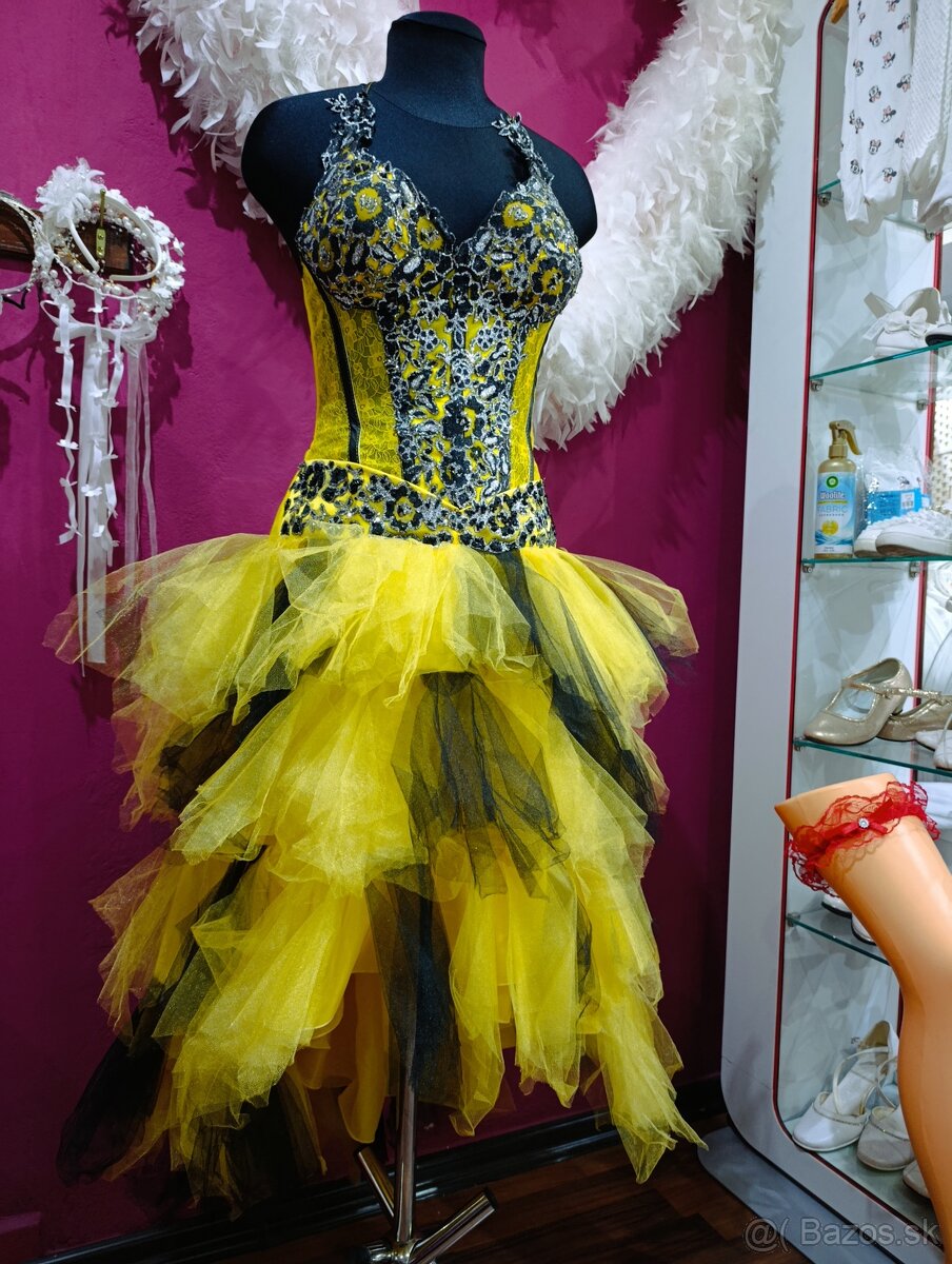 Extravagantne spoločenské šaty - 3