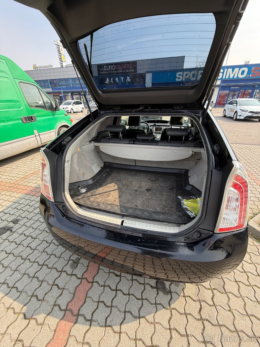 Toyota prius +LPG - 3