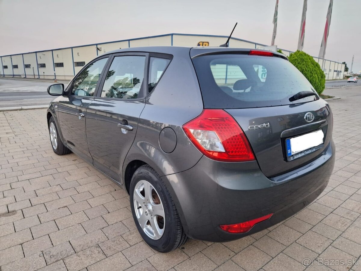 Predám Kia Ceed Facelift 1.4 66 kW, 2011 – TOP stav. - 3