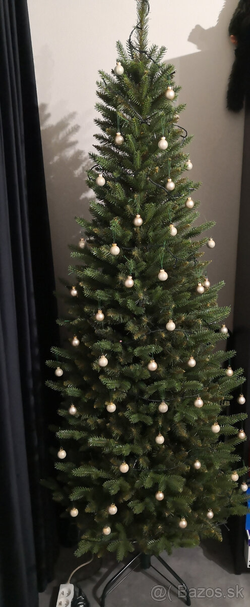 Hustý vianočný stromček 3D Smrek Štíhly 180cm - 3