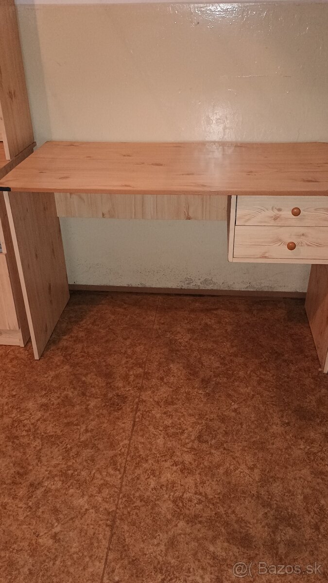 Pracovný stôl aj do detskej izby - 3