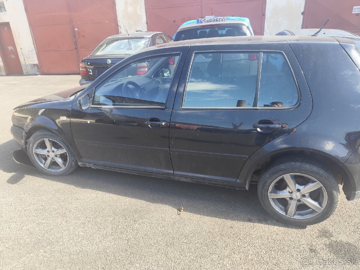 Rozpredám golf 4 - 3