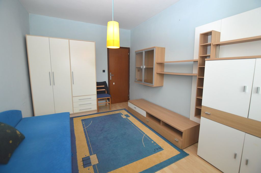 3izb, Kapicova, p. 7/8, 73m2, začiatok Petržalky, pešia zóna - 3