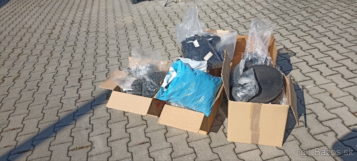 Galantéria - remienky s plastovými sponami - 3