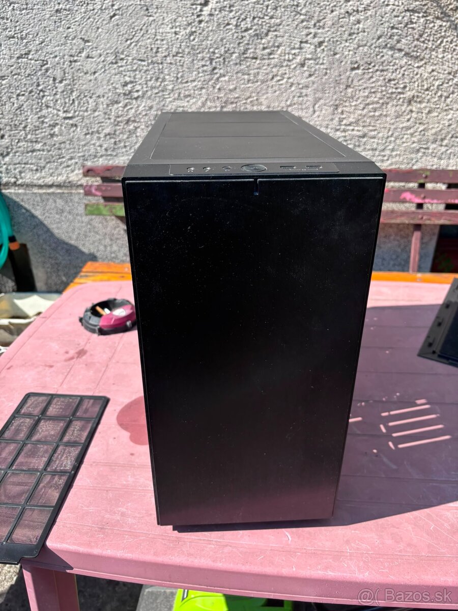 Fractal r5 ATX - 3