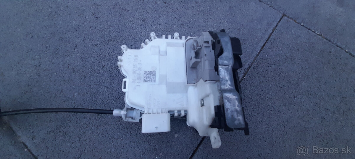 Predám predný ľavý zámok dverí Audi A4 b9 - 3