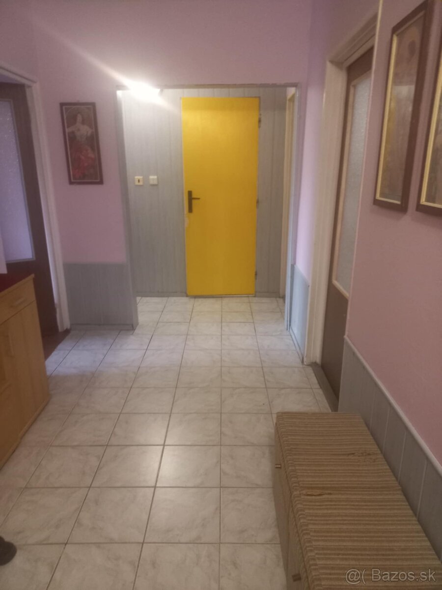 Prenájom 3izboveho bytu - 3