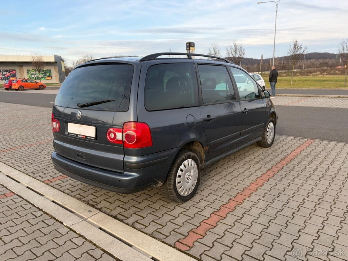 Volkswagen Sharan 1.9 TDi 7 míst - 3