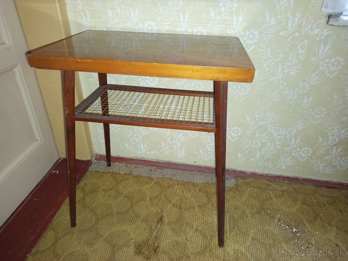 Stolík pre TV alebo rádio - 3