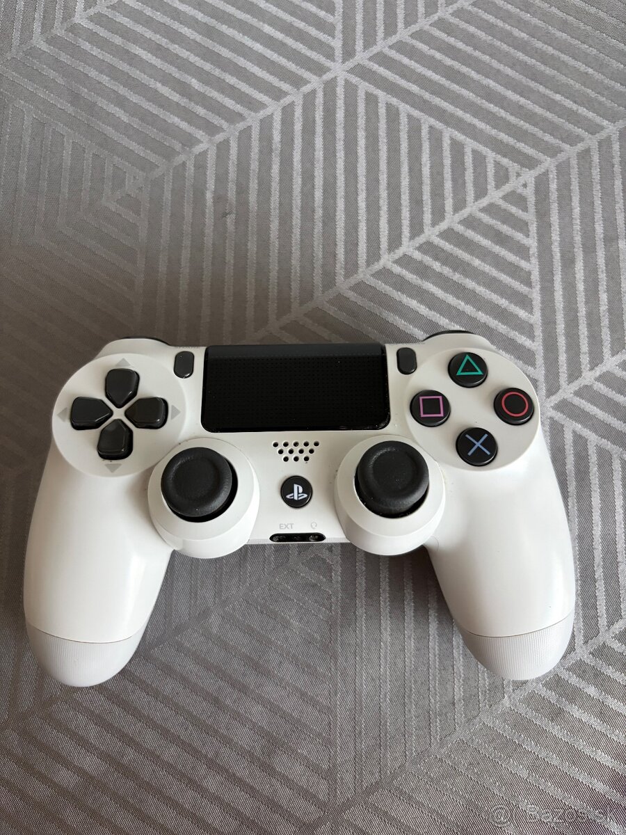 PLAYSTATION 4 PRO - Najnovší model - 3