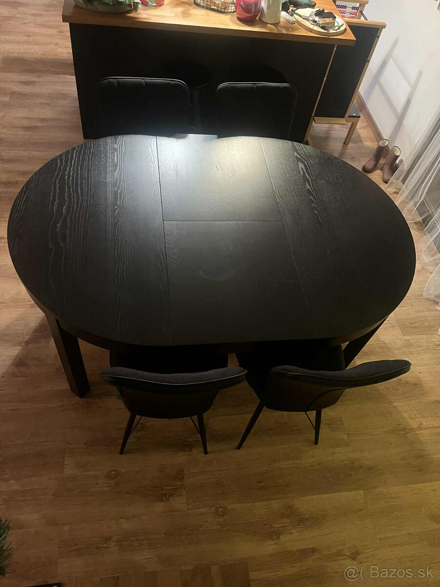 Predam rozkladaci stôl so stolickami. - 3