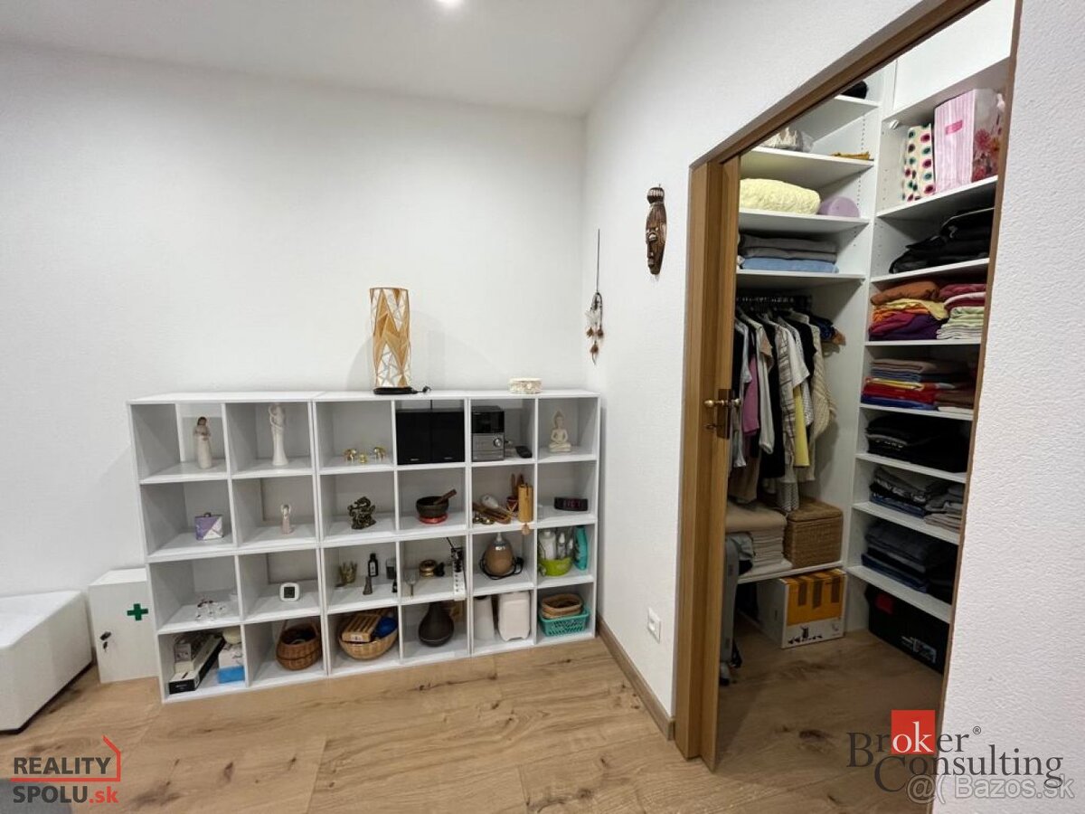 REZERVOVANÝ 2-izbový prízemný byt v centre Zvolene – tichý, - 3