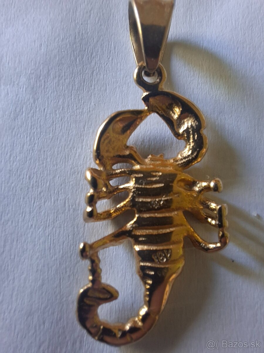 Pozlátený prívesok - 3