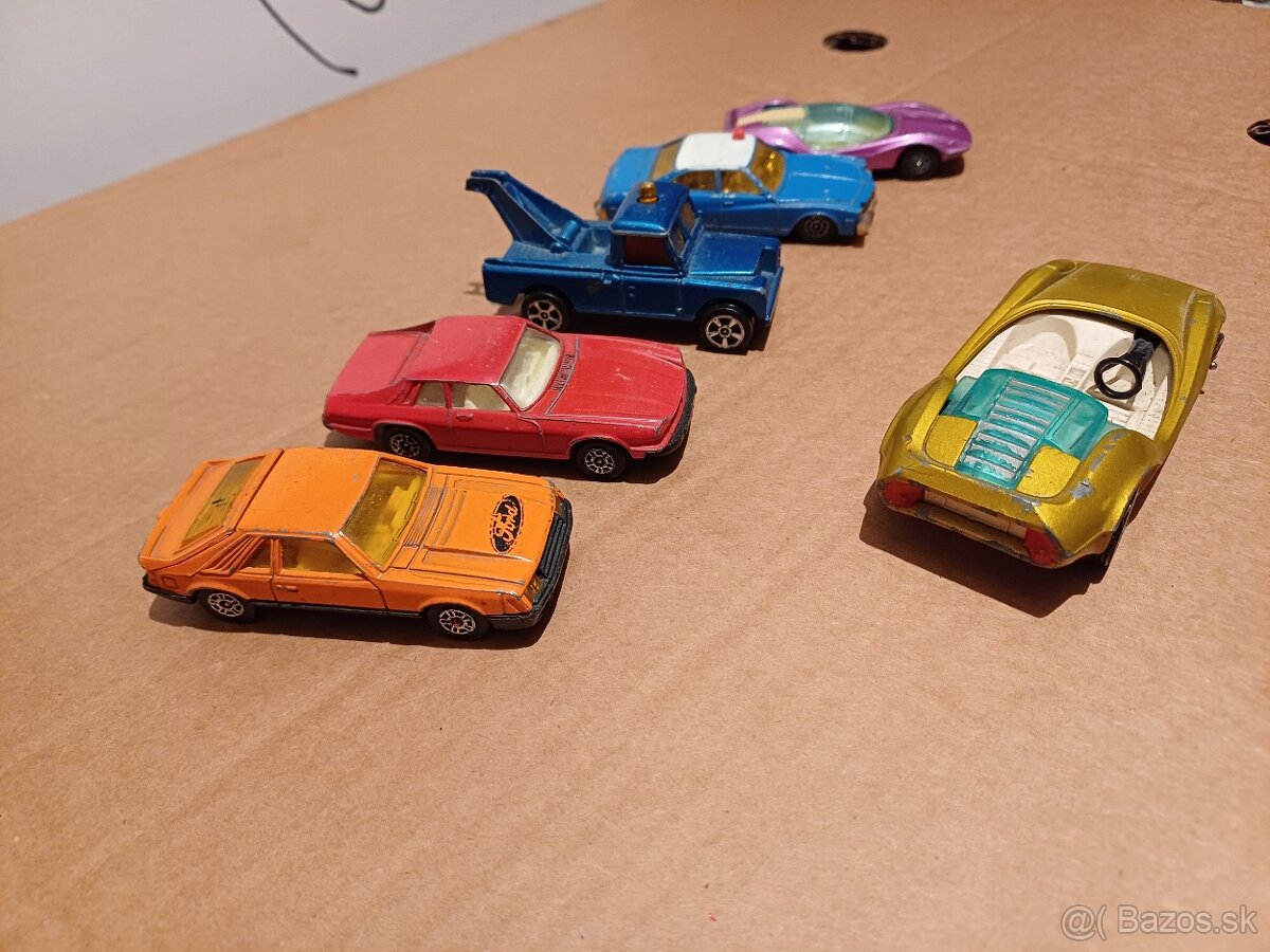 Staršie modely Corgi a Corgi Juniors - 3