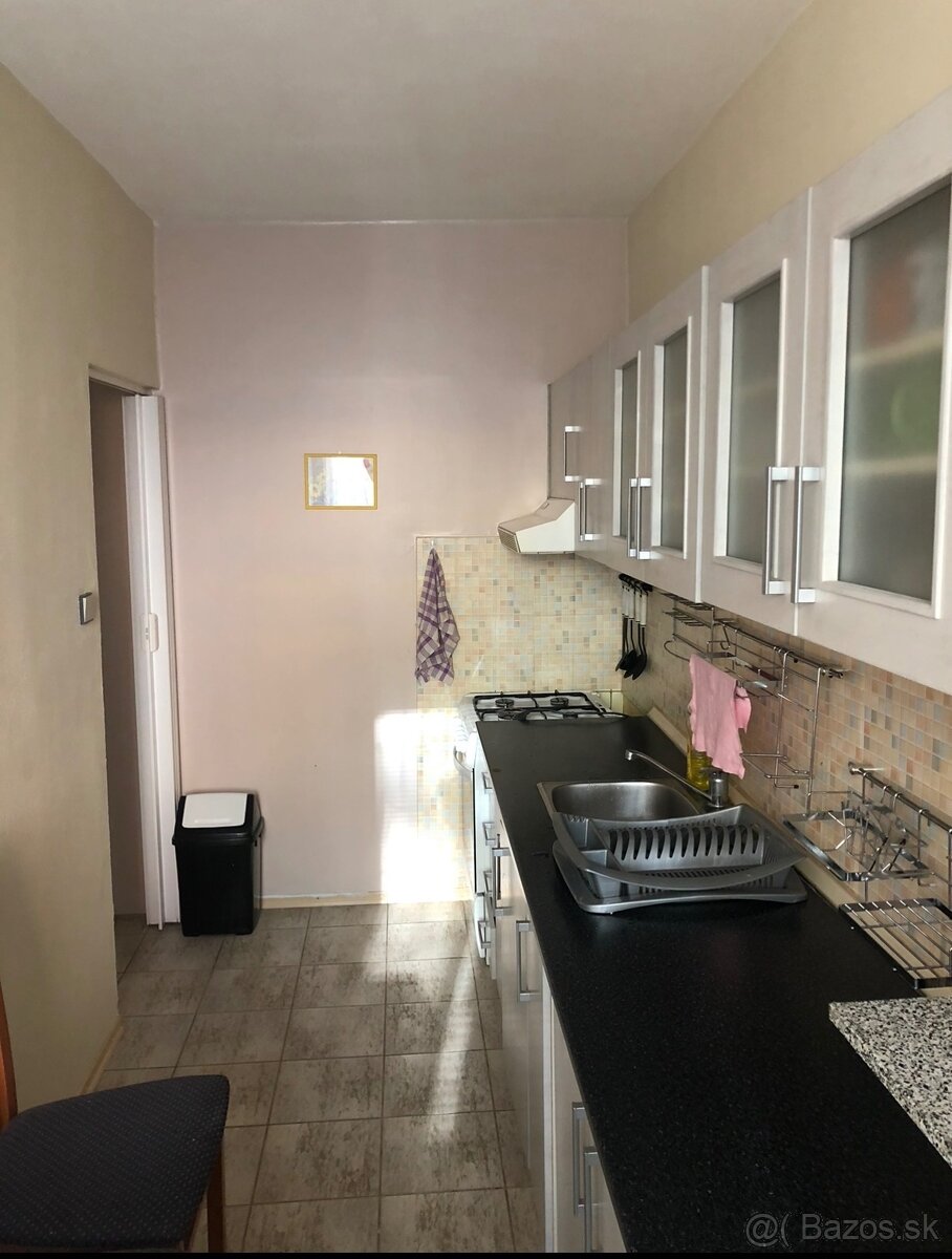 Prenajom 3izbovy byt - 3