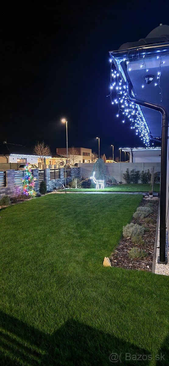 Predám profi.LED Osvet. flash efect studená biela 18,5m. - 3