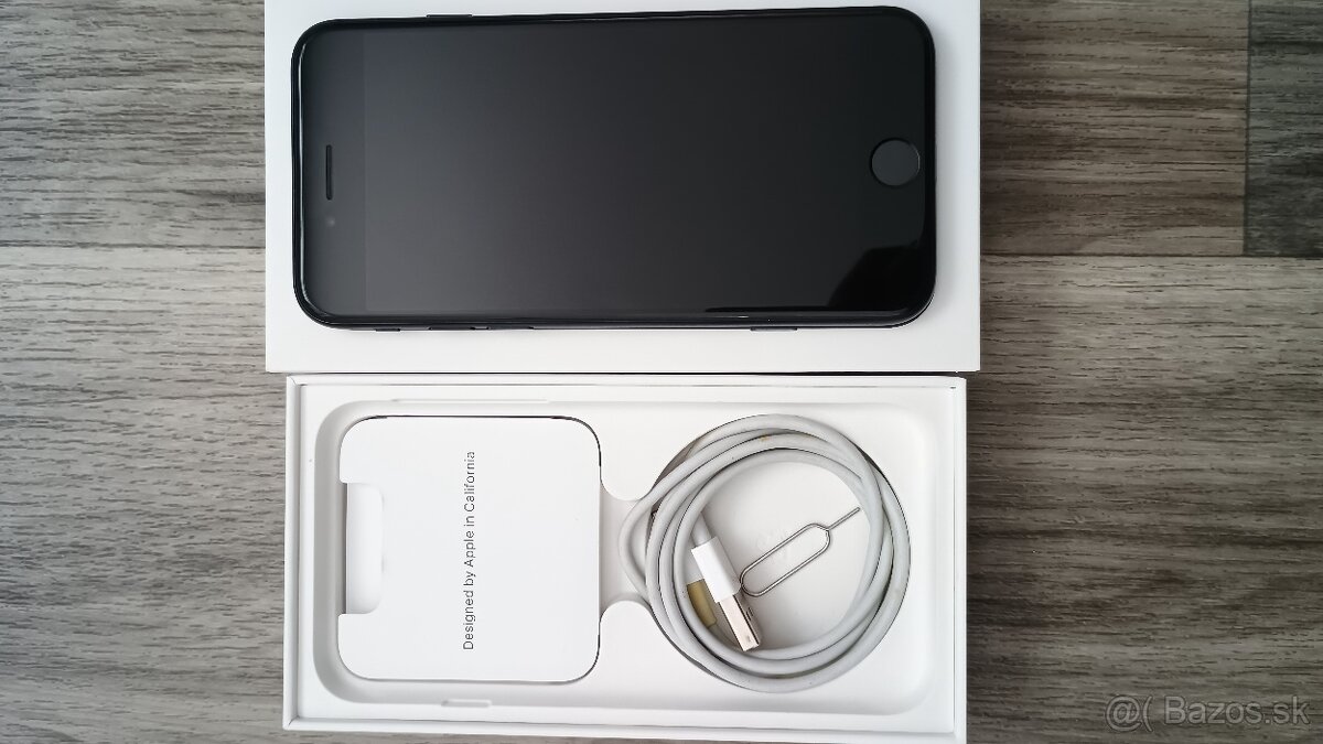 iPhone SE 2022 - 64GB + kable + sluchadla - 3