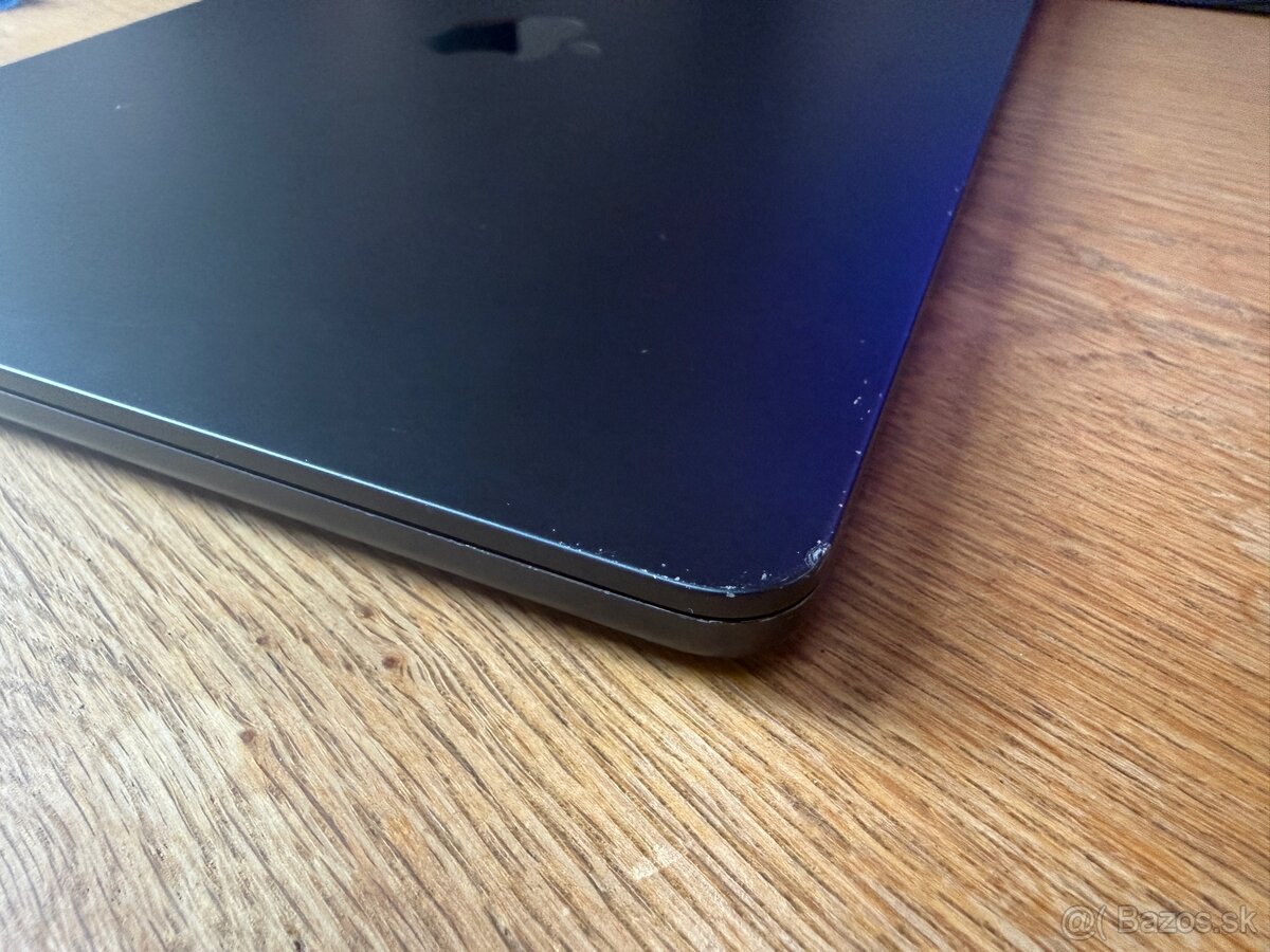 MacBook Air m2 8/256 SK - 3