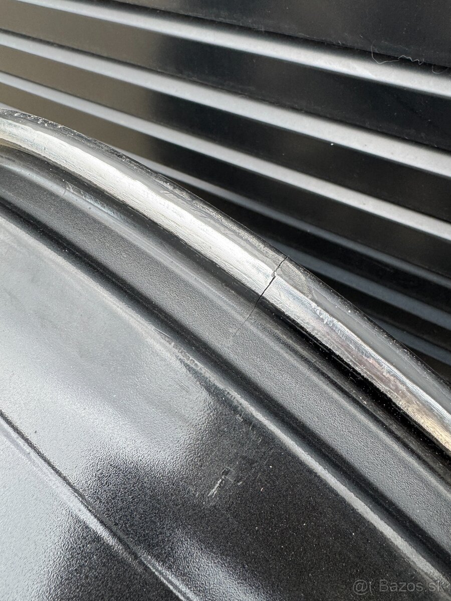 1x prasknutý elektrón BMW 20" M - 3