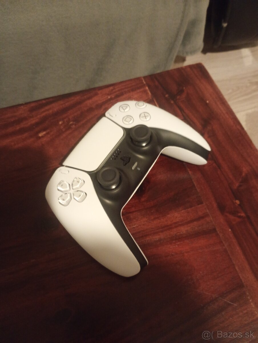 Playstation 5 ovládač - 3