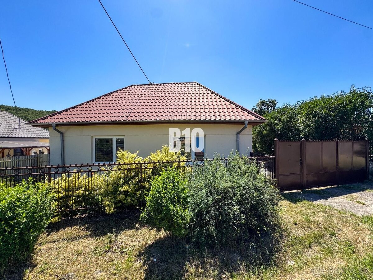 REZERVOVANÉ Čiastočne zrekonštruovaný 4 izbový rodinný dom - - 3