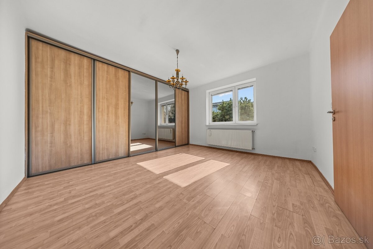 4-IZBOVÝ RODINNÝ DOM S GARÁŽOU, ZIMNOU ZÁHRADOU A PIVNICOU - 3