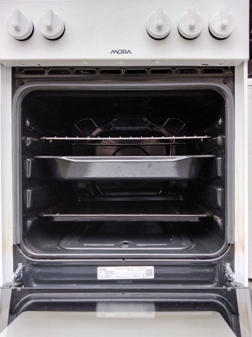 Sporák Mora a plynová fľaša - 3