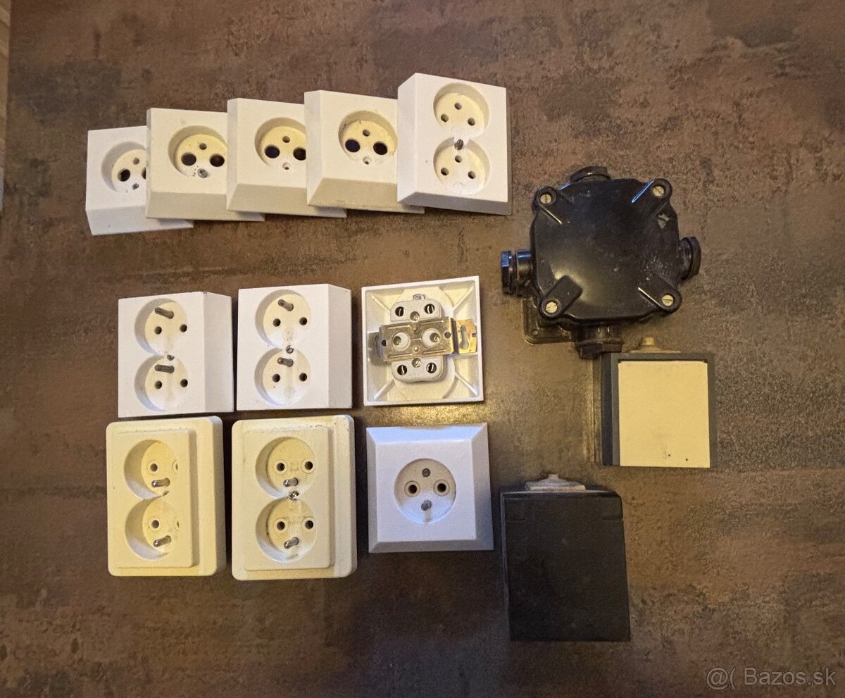 Zásuvky na 220V - 3