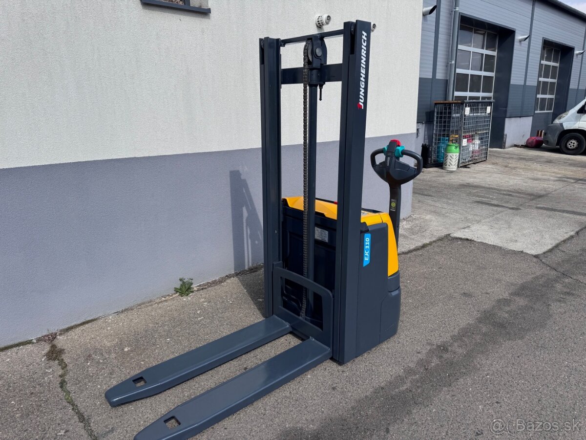Vysokozdvižný vozík ruční 1t zdvih 2,9m AKU - 3