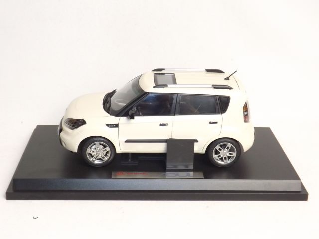 KIA Sould 1:18 - 3