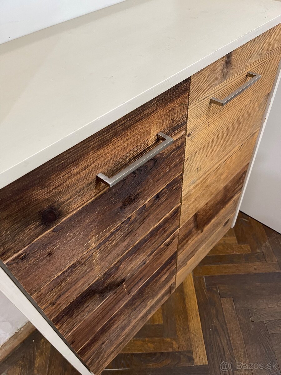 Skrinka z kartáčovaného dreva - 3