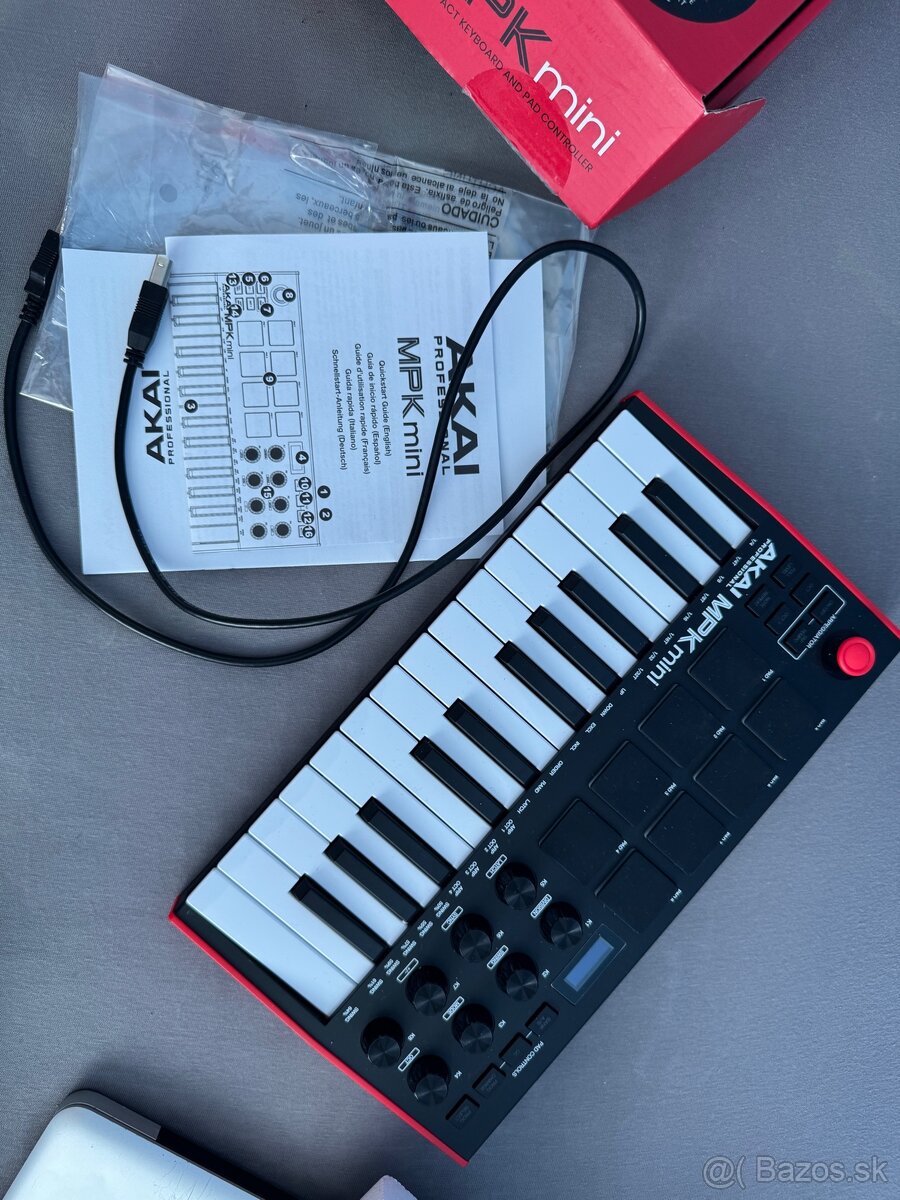 Akai MPK mini MK3 MIDI keyboard Red - 3