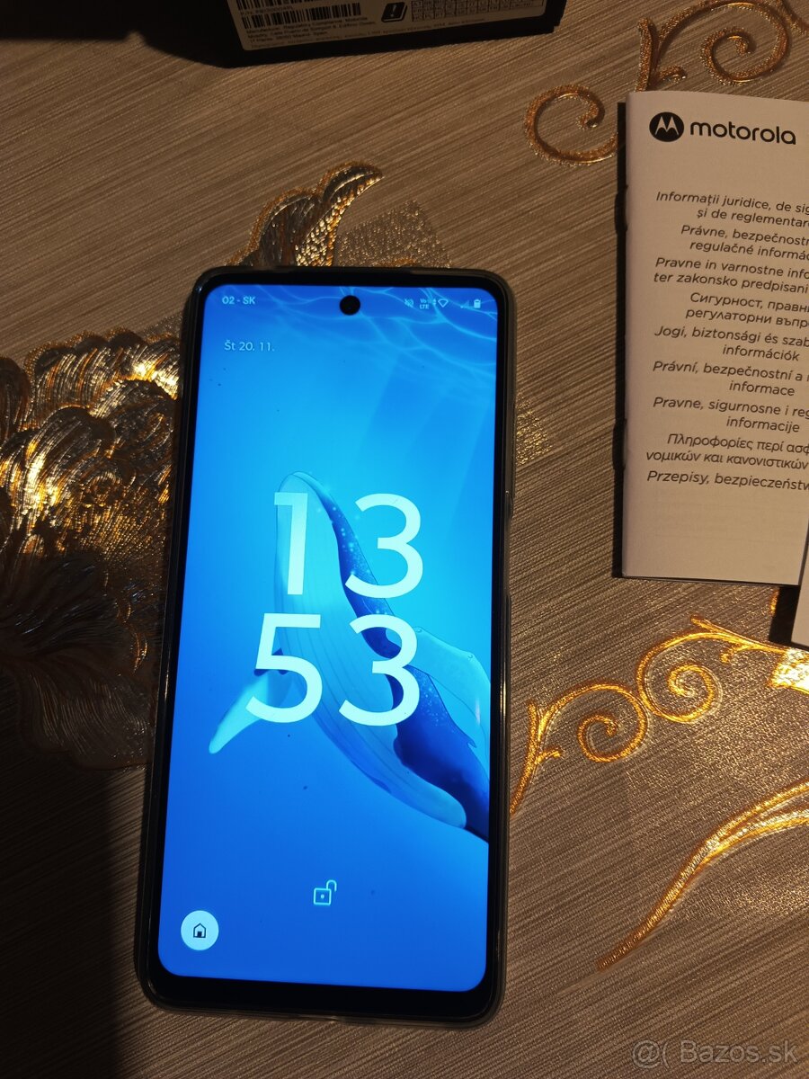 Mobilný telefón Motorola - 3