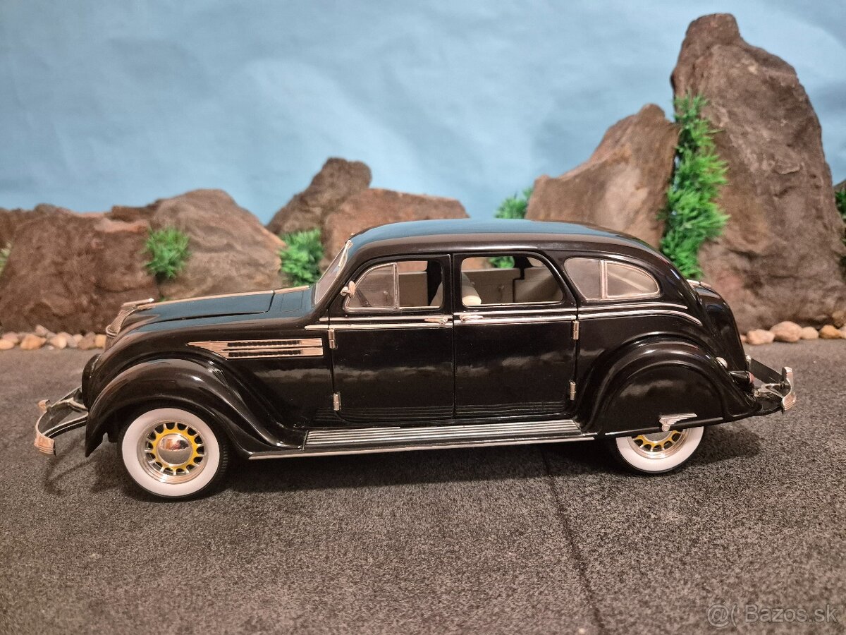 Prodám model 1:18 Chrysler airflow 1936 - 3