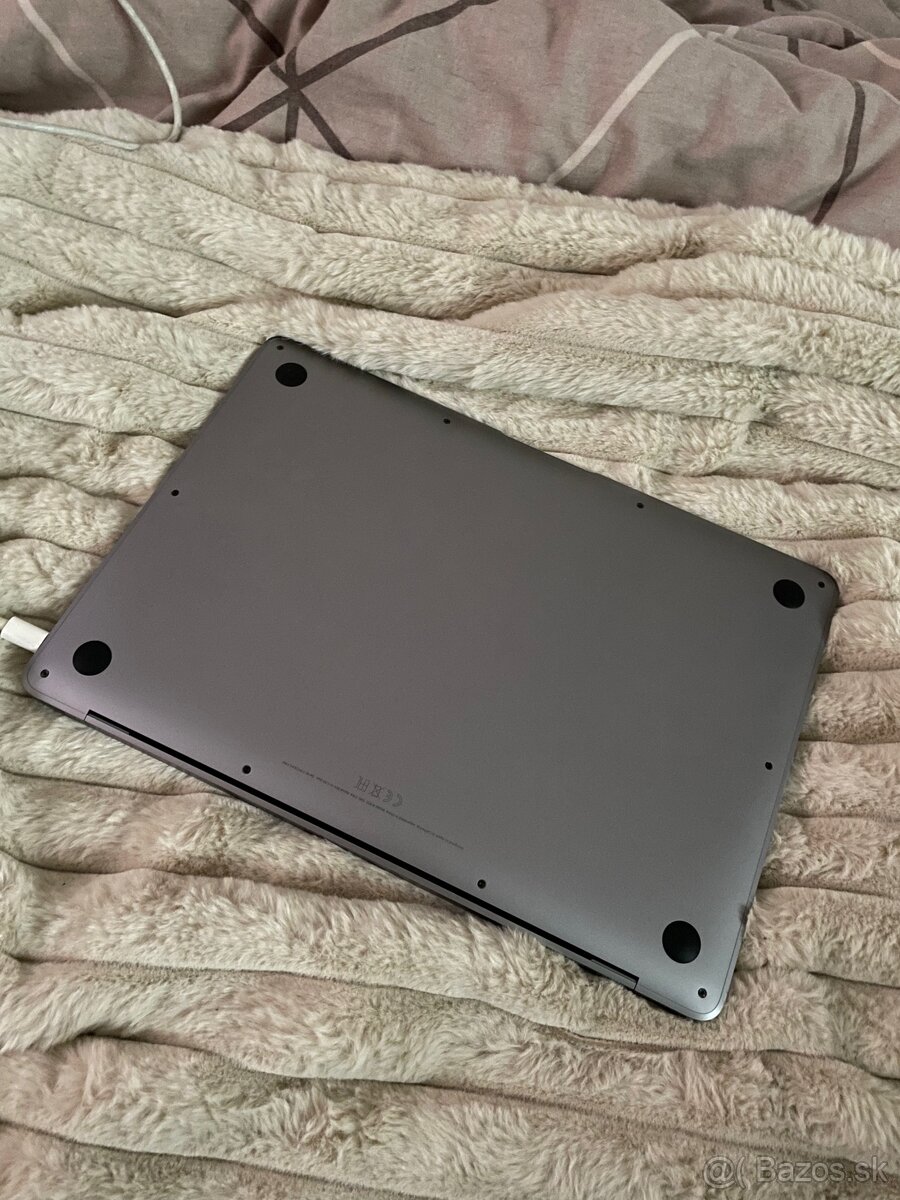 Apple MacBook Air 13” (2019) | 256 GB | Top stav - 3