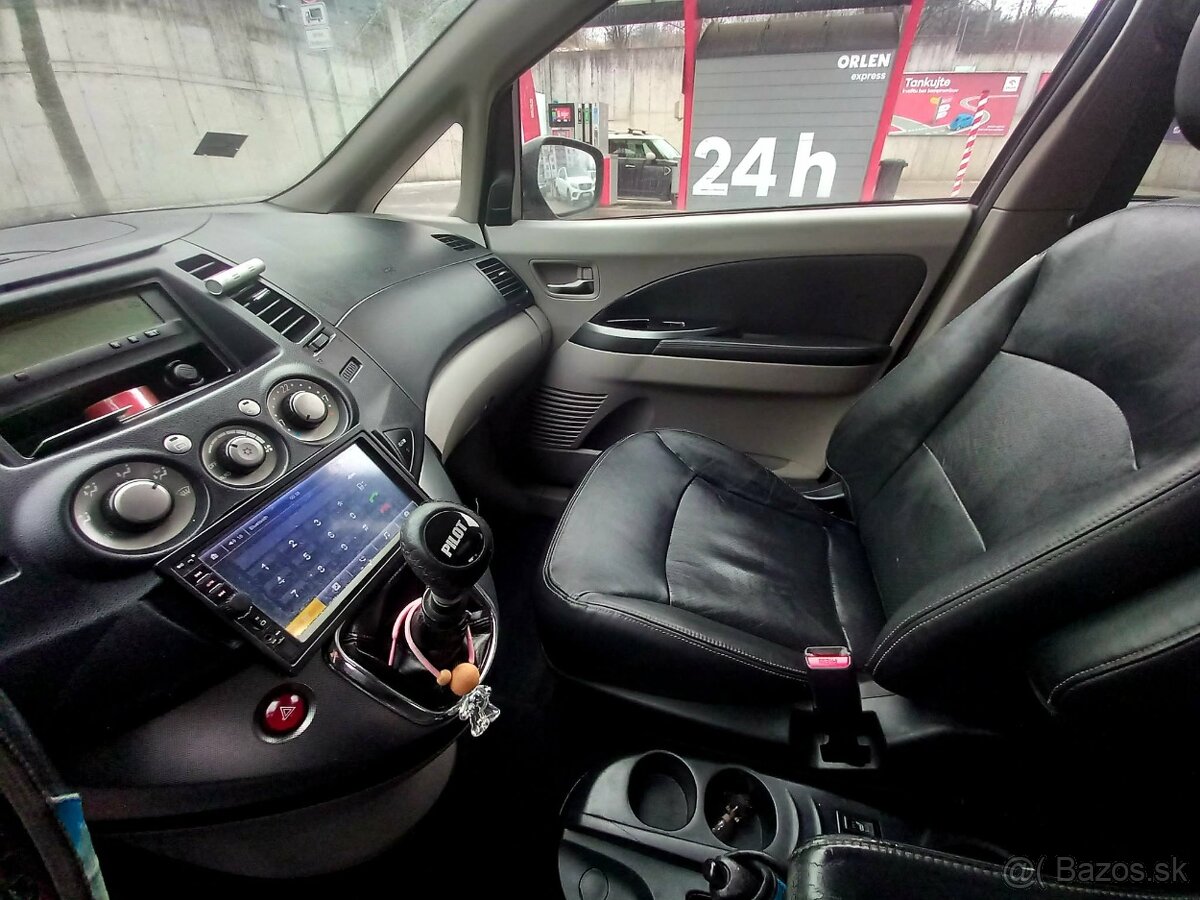 Mitsubishi Grandis - 3