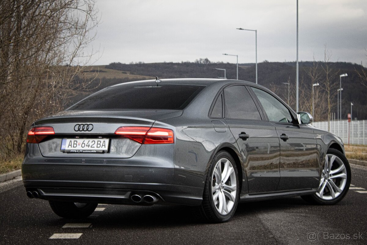 Audi S8 / SVK auto / TOP STAV / - 3