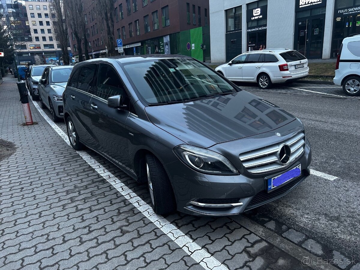 Predám Mercedes-Benz 180 CDi - 3